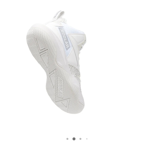 BNWOT Moolah Youth White Kid Basketball Shoes Mid Rise Size US 4.5 - Picture 6 of 10